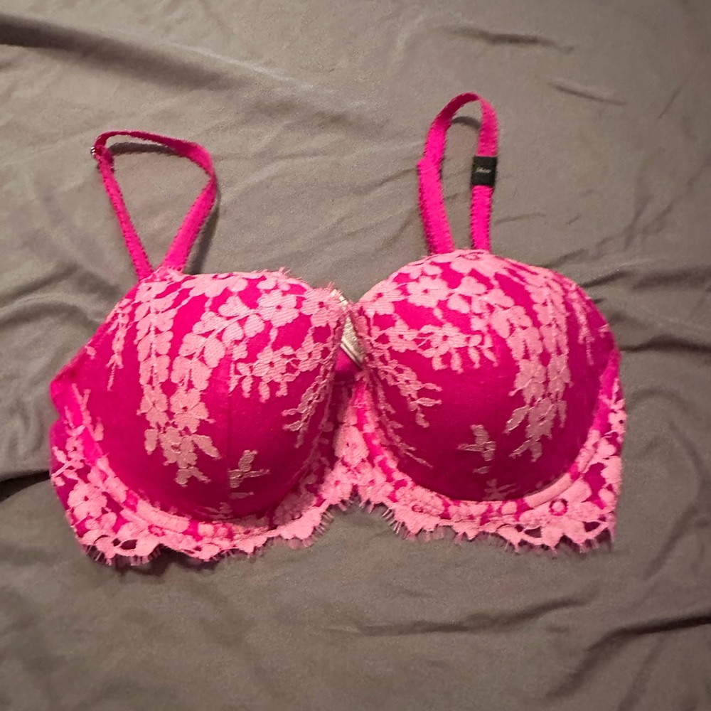 VICTORIAS SECRET BRA